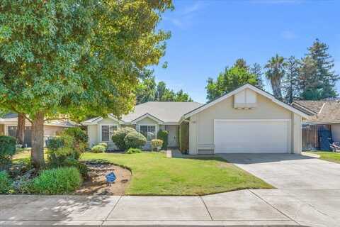 743 Karen Avenue N, Clovis, CA 93611