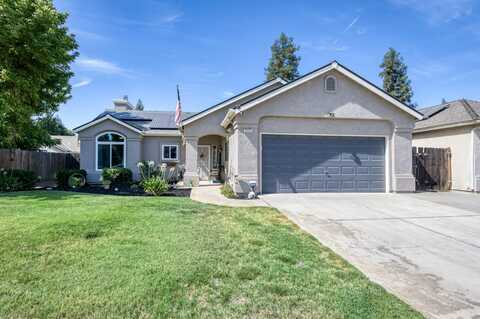 345 Birch Avenue W, Clovis, CA 93611