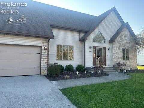 1104 Jackson Drive, Port Clinton, OH 43452