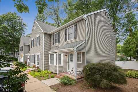 32 Village Ct, Bound Brook, NJ 08805