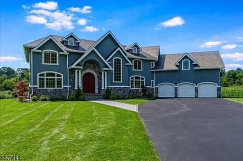 4 Hall Rd, Chester, NJ 07930