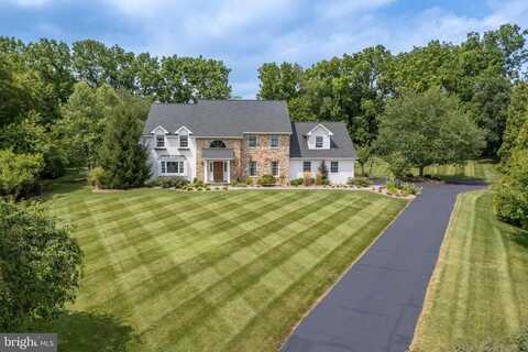 1588 SURREY ROAD, BETHLEHEM, PA 18015