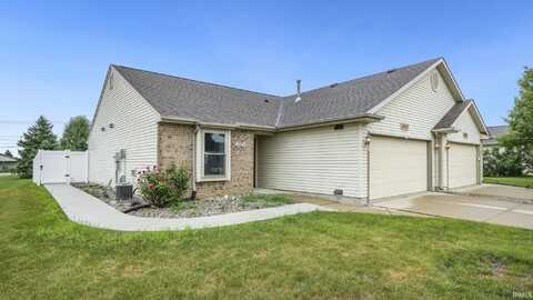 3895 Cobblestone Cove, New Haven, IN 46774