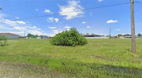 227 Diplomat Parkway E, Cape Coral, FL 33909