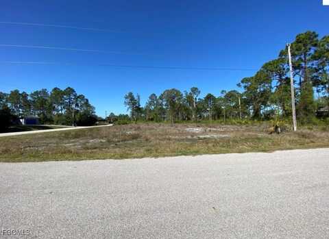 864 Babbitt Avenue, Lehigh Acres, FL 33974