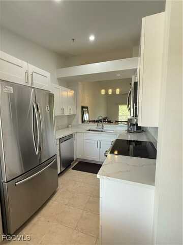 2815 Cypress Trace Circle unit: 204, Naples, FL 34119