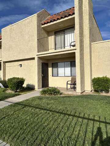 44200 Kingtree Avenue, Lancaster, CA 93534