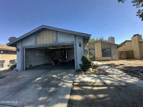 1050 Landsford Street, Lancaster, CA 93535