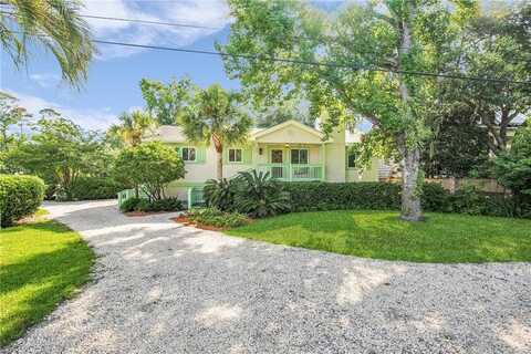 213 Magnolia Ave, Saint Simons Island, GA 31522