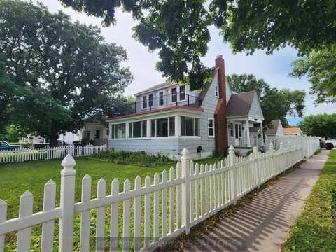1404 W John St, Grand Island, NE 68801