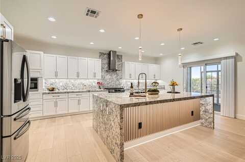 2372 Perrysburg Drive, Henderson, NV 89044