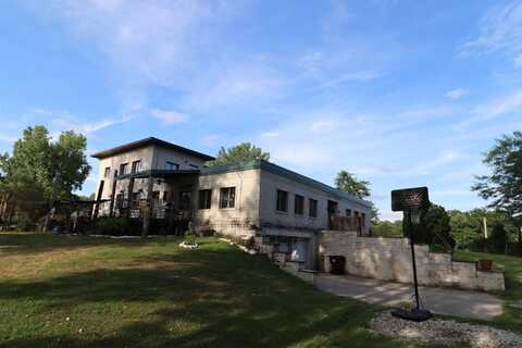 10792 N 600 E, DeMotte, IN 46310