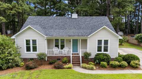 674 Fox Chase Lane, Winterville, NC 28590