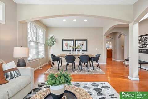 18892 Mason Plaza, Omaha, NE 68022