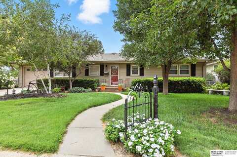 1215 Offutt Boulevard, Bellevue, NE 68005