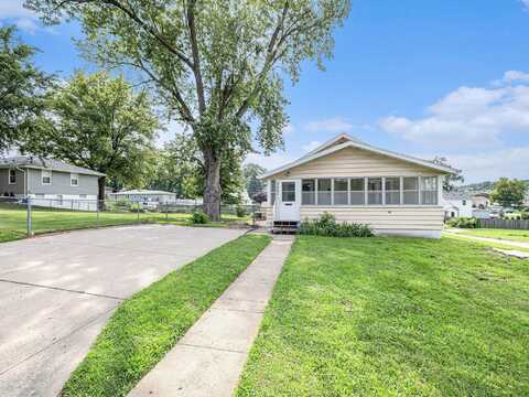 4004 S 39th Street, Omaha, NE 68107