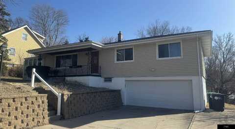 5609 Camden Avenue, Omaha, NE 68104