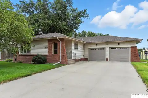 2540 N Wyoming Avenue, Fremont, NE 68025