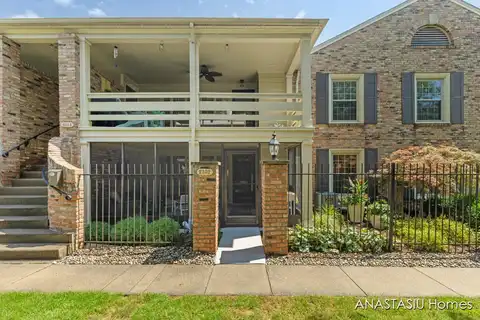 2532 Abbington Drive SE, Grand Rapids, MI 49506