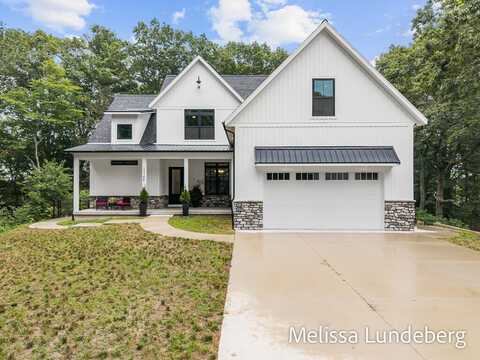 17748 Mohawk Drive, Spring Lake, MI 49456