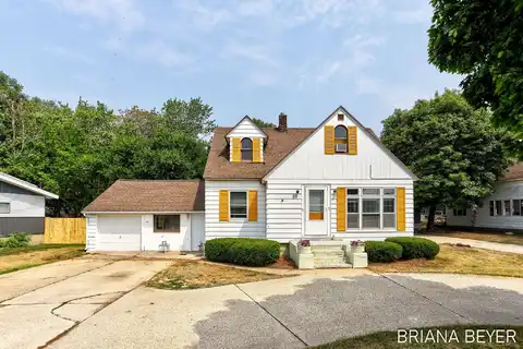 89 E Lakewood Boulevard, Holland, MI 49424