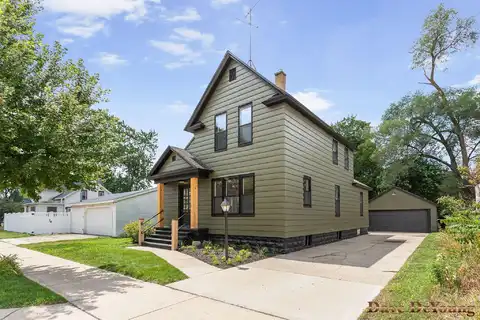 16 N Jefferson Street, Zeeland, MI 49464