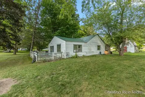 15026 Meddler Avenue, Gowen, MI 49326