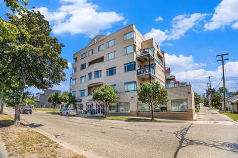 105 W Danaher Street, Ludington, MI 49431