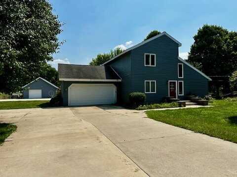 910 N Dickinson Avenue, Hesperia, MI 49421
