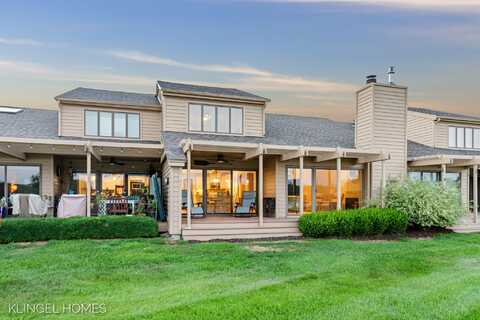 15784 Prospect Point Drive, Spring Lake, MI 49456