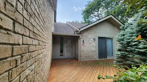 4125 Foxpointe Drive, West Bloomfield, MI 48323