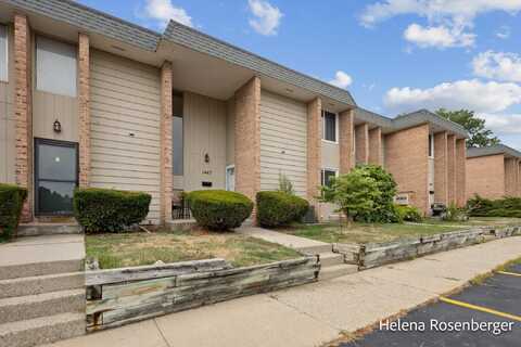 1447 N Saxony Drive SE, Grand Rapids, MI 49508