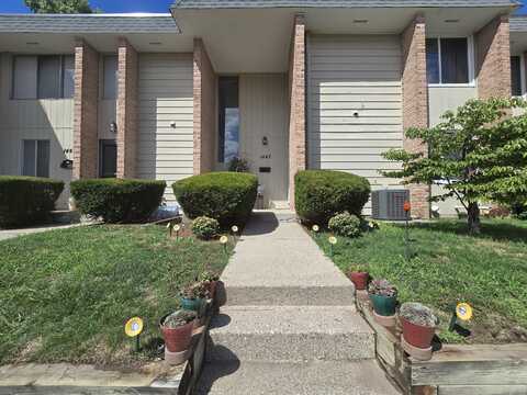 1447 N Saxony Drive SE, Grand Rapids, MI 49508