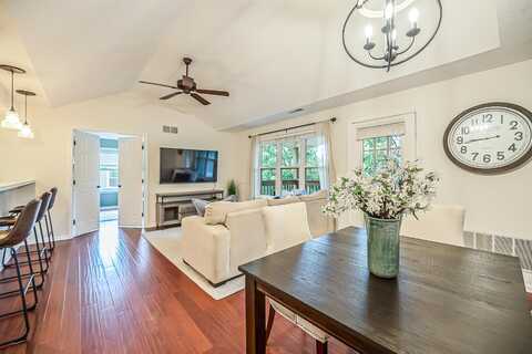 1321 Heatherwood, Ann Arbor, MI 48108