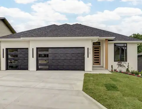 3725 E Woodhue Street, Springfield, MO 65802