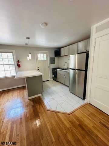 2 Beech Spring Dr, Summit, NJ 07901