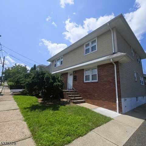 23 Washington Pl, Totowa, NJ 07512