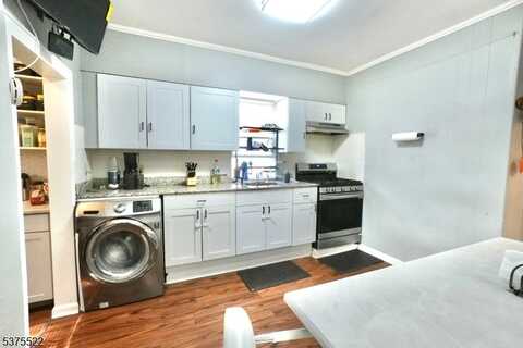 807 Parker St, Newark, NJ 07104