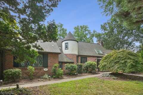 280 Brooklake Rd, Florham Park, NJ 07932