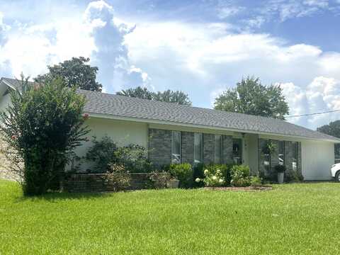 197 Lone Oak Rd, West Point, MS 39773