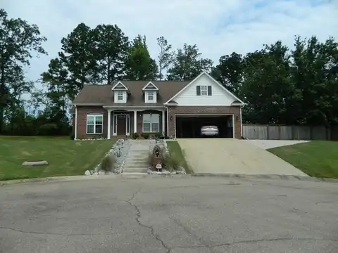 104 Greer Cir, Starkville, MS 39759