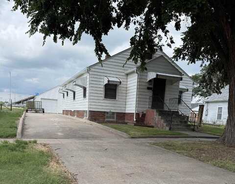 735 E 7th, Russell, KS 67665