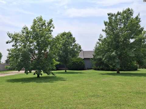 1525 Iron Horse Rd, McPherson, KS 67460