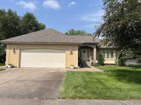 1824 Seville Dr, Hutchinson, KS 67502