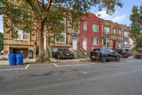 135 WEST 15TH ST, Bayonne, NJ 07002