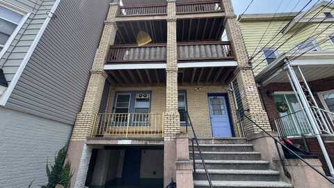 40 WEST 17TH ST, Bayonne, NJ 07002