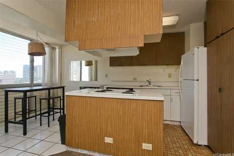 818 S King Street, Honolulu, HI 96813