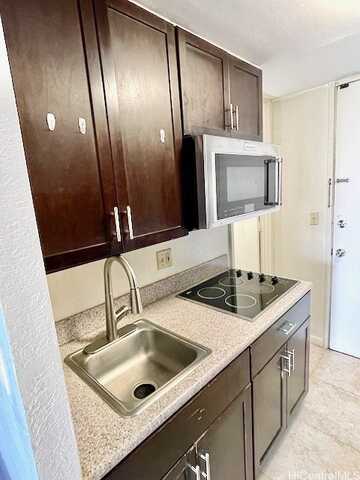 445 Seaside Avenue, Honolulu, HI 96815