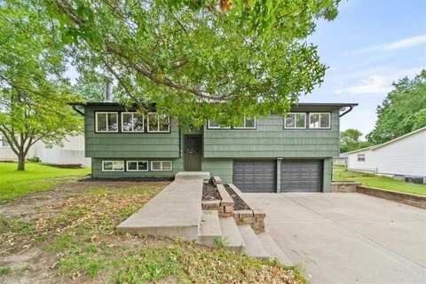 6707 N Flora Avenue, Gladstone, MO 64118
