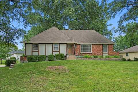 205 NW Shamrock Avenue, Lees Summit, MO 64081